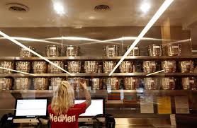 MedMen to Start Trading on Canadian Securities Exchange After Ladera Group Acquisition Goes Through