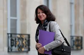 France: Minister Signs Free Medical Cannabis Decree For Patients