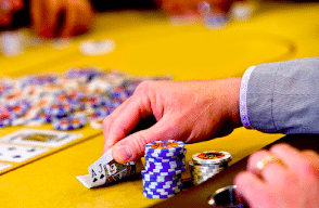 Why You Should Play in Online Gambling Site