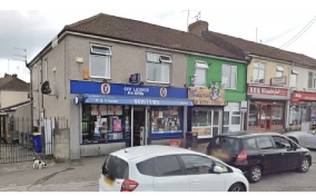 UK: Police 'found cannabis bags' in Kingswood (Bristol) off licence