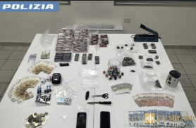 Taranto: 6 kilos of hashish seized, 22-year-old arrested by the State Police