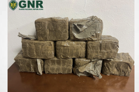 Stormy weather thwarts hashish smugglers off Algarve coast