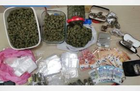Naples 57-year-old and 49-year-old arrested with over 1,5 kg of marijuana