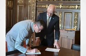 Two Dakota nations sign cannabis compacts with state of Minnesota