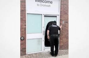 UK: Police find cannabis factory worth £100k in old bank