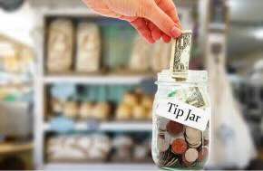 Curaleaf fights ‘class’ status in tip theft suit